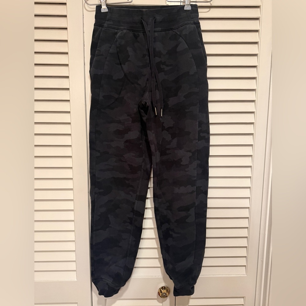 lululemon Scuba High-Rise Jogger
